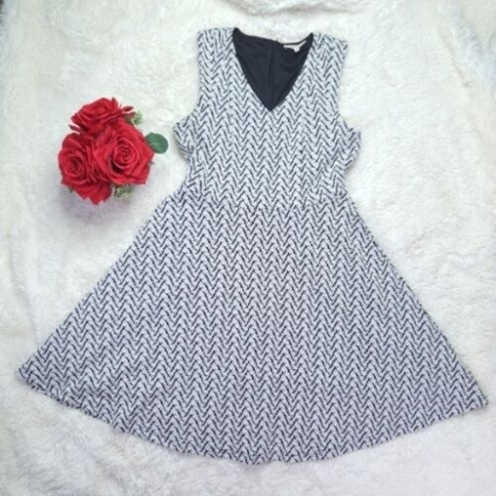 41 Hawthorn White & Black Print Sleeveless Knit Dress With Pockets Size L